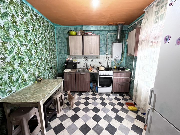3-к. квартира, 58 м², 1/1 эт.