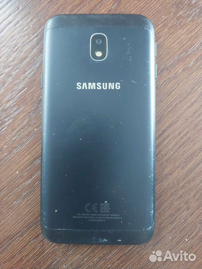 Телефон Samsung J3