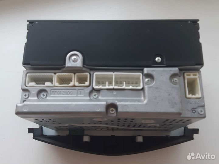 Штатная магнитола на Toyota RAV4