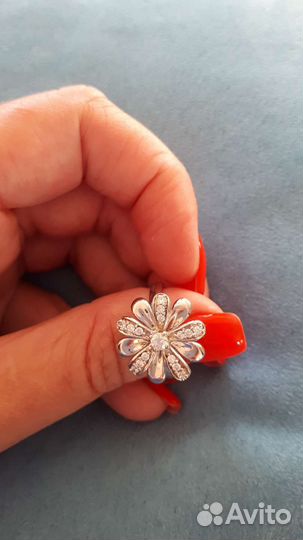Серебряное кольцо новое