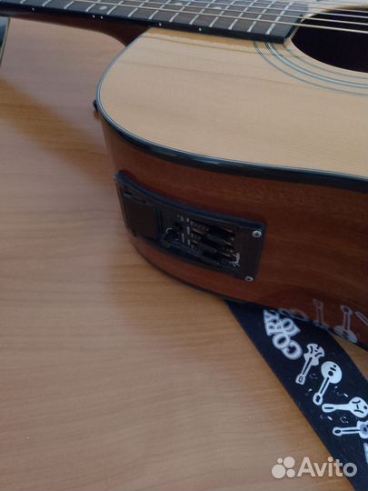 Концертная гитара