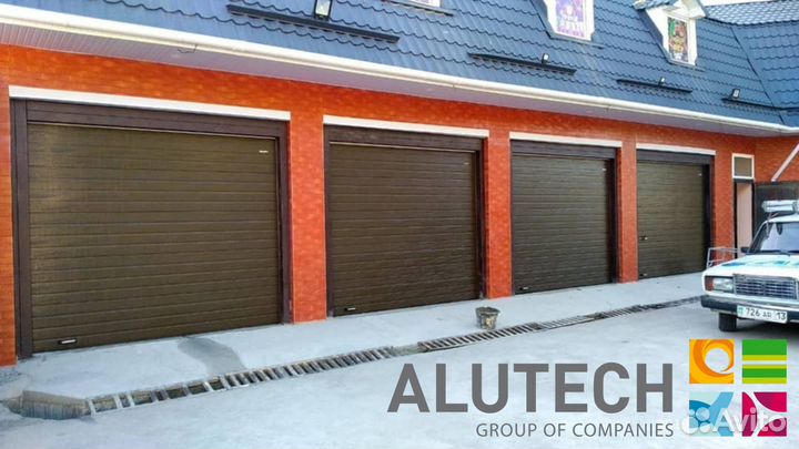 Секционные ворота для гаража alutech