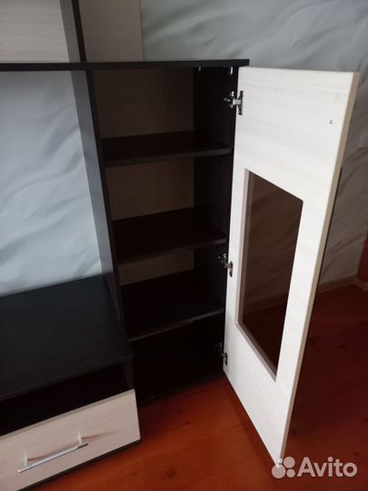 Стенка с комодом