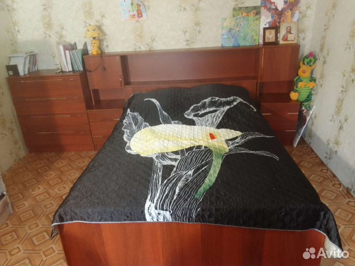 Спальный гарнитур