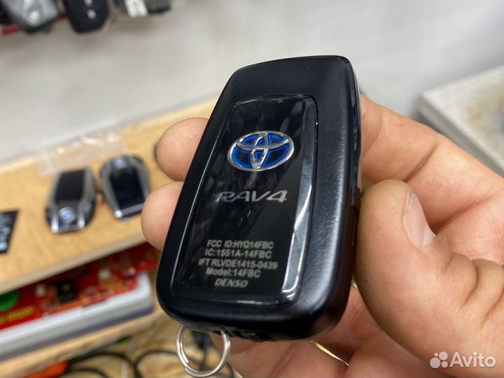 Смарт ключ Тойота Рав4 Рав 4 с багажником USA