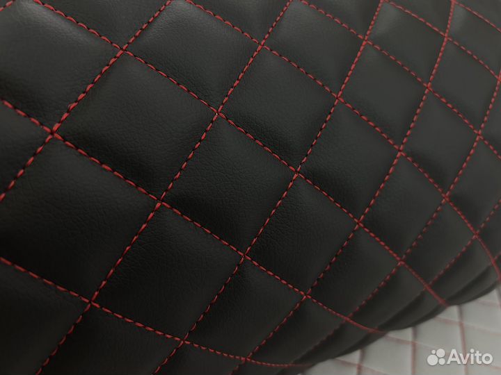 Стеганая экокожа черная красная нитка