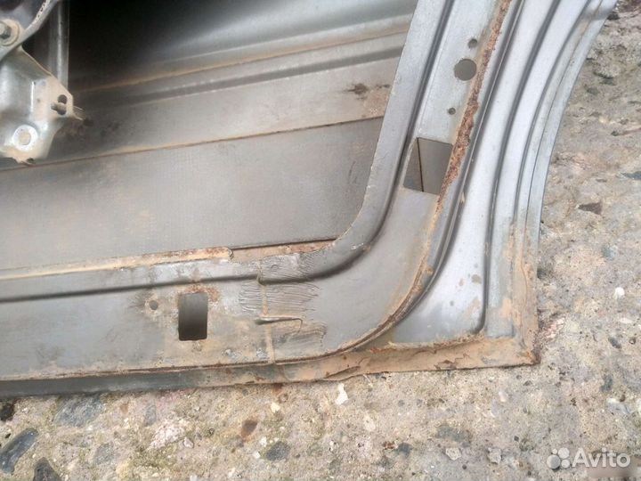 Задняя правая дверь Audi 80 b3