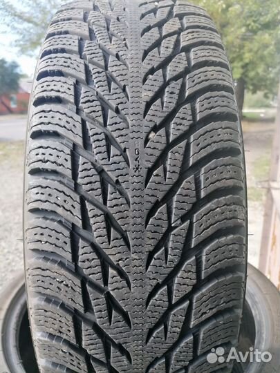 Nokian Tyres Hakkapeliitta R3 SUV 215/60 R17 103R