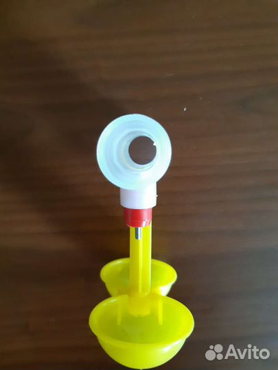 Поилка нипельная для птиц