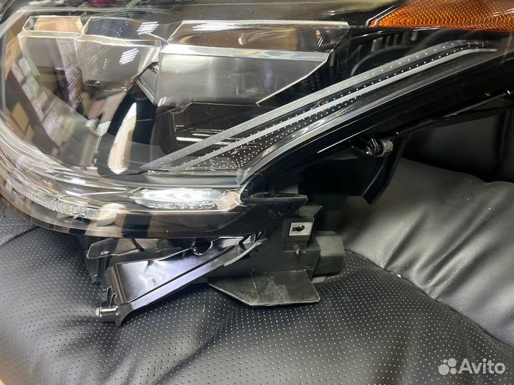 Фара светодиодная передняя левая Lexus Lx570\450D