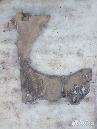 Пыльник днища левый audi A8 D3