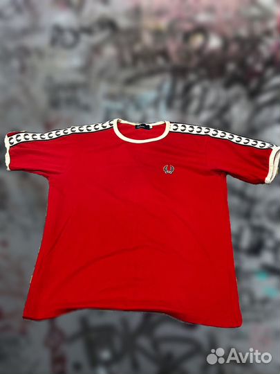 Футболка fred perry с лампасами