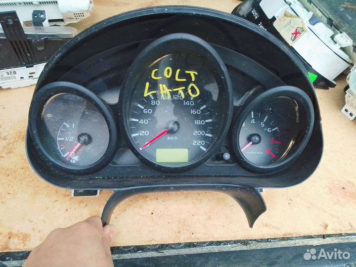 Приборная панель Mitsubishi colt 6 z30