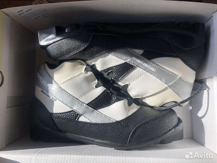 Лыжные женские ботинки 24,5 см по стельке