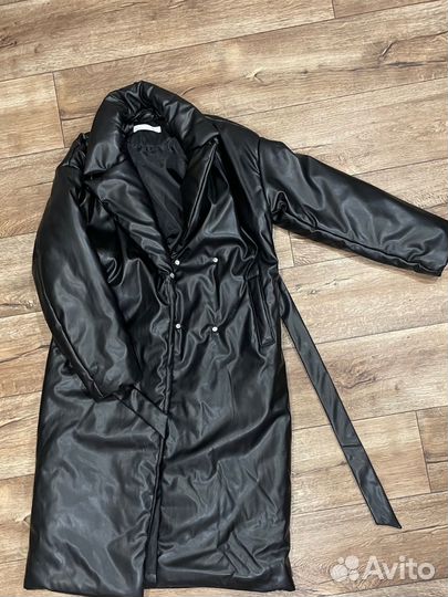 Пальто женское кожаное зимнее