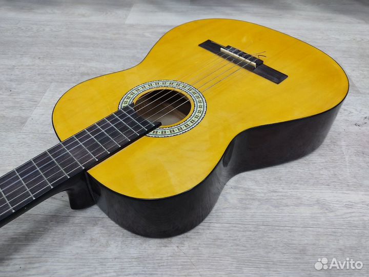 Классическая гитара fender
