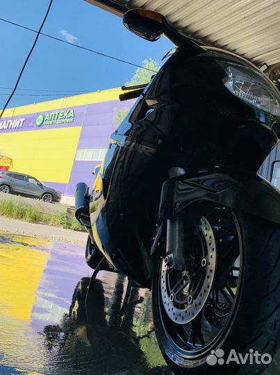 Honda CBR 1100xx super black bird