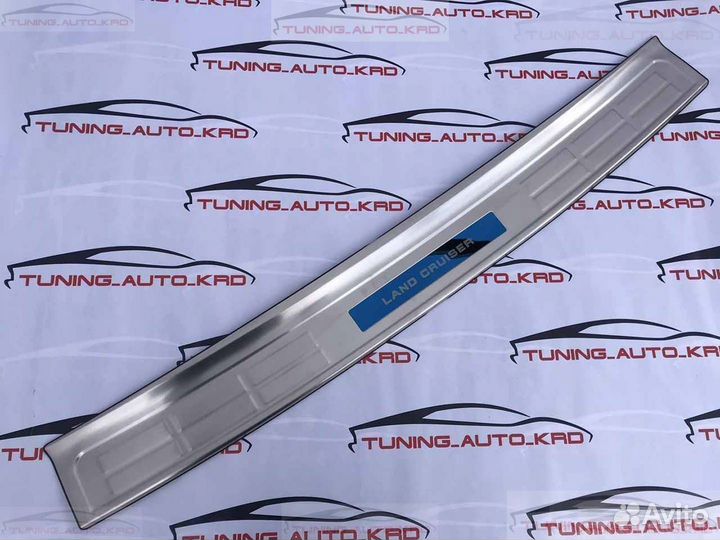 Накладка на задний бампер Toyota LC 200 F3679