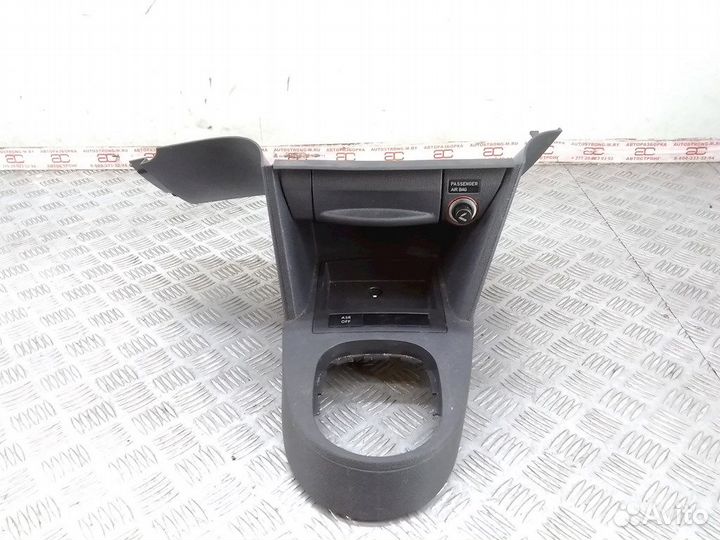 Консоль для Volkswagen Caddy 3