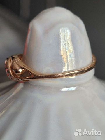 Золотое кольцо с алмазной огранкой