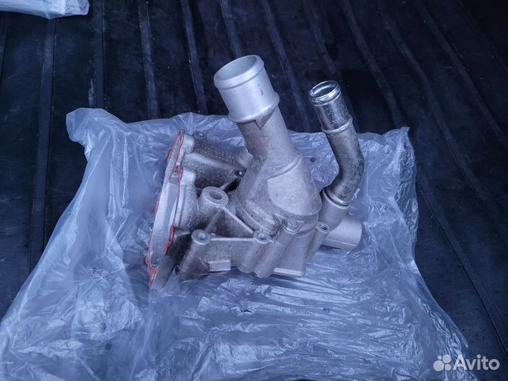 Помпа на SsangYong Kyron