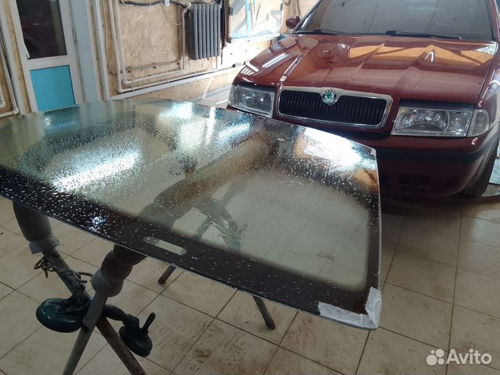 Лобовое стекло Skoda