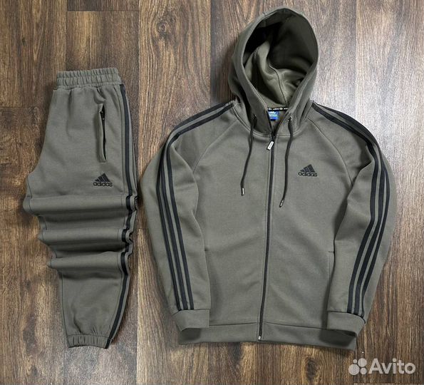 Мужской спортивный костюм на весну