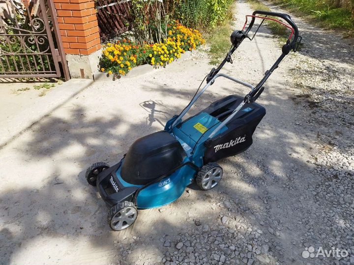 Газонокосилка самоходная