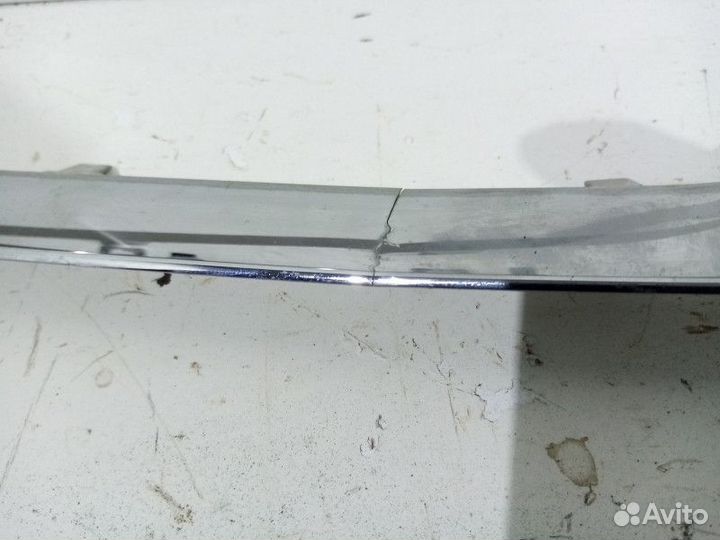 Рамка решетки радиатора Kia Ceed 3