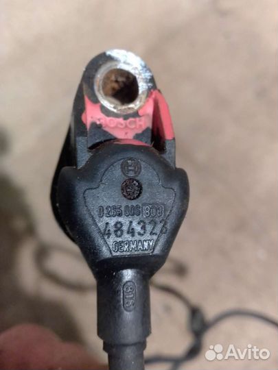 Передний датчик абс Audi A4 B6. B7