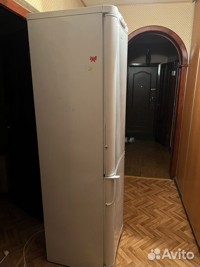 Холодильник indesit