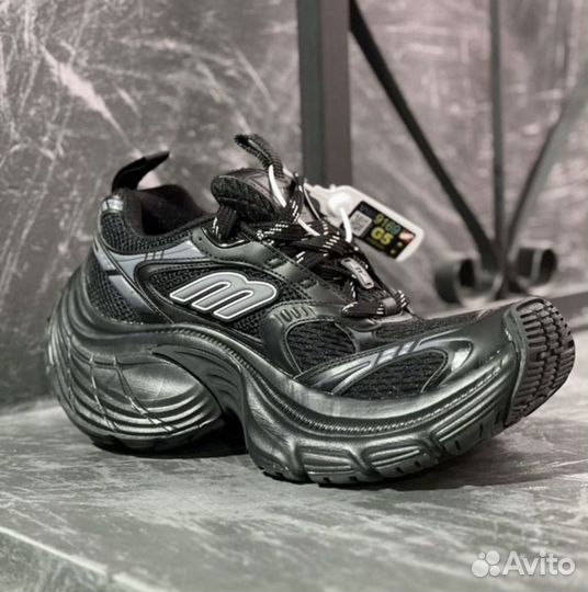 Кроссовки balenciaga 10xl на руках