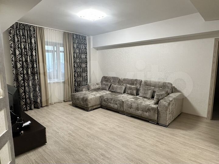 2-к. квартира, 71 м², 6/10 эт.