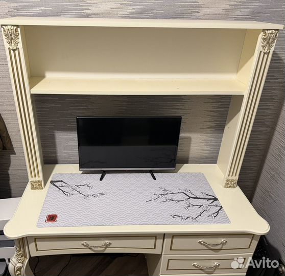 Письменный стол для школьника