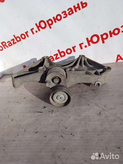 Кронштейн генератора Renault Megane II 2.0