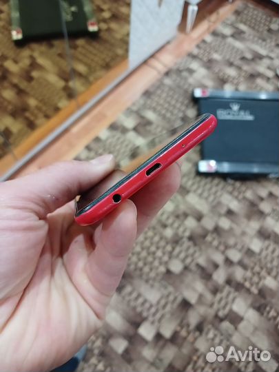 Samsung Galaxy A10, 4/32 ГБ