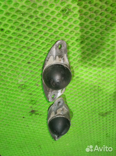 Опора заднего амортизатора Volkswagen Passat B6