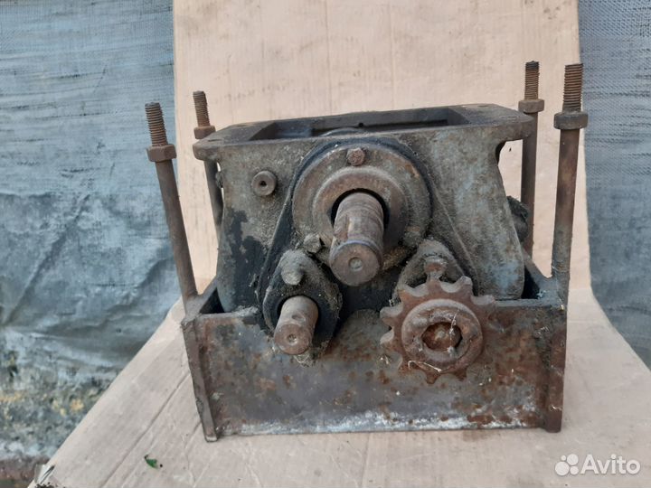 Редуктор реверсивный