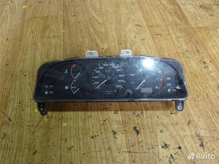 Панель приборов Nissan Primera P10E 1990-1996