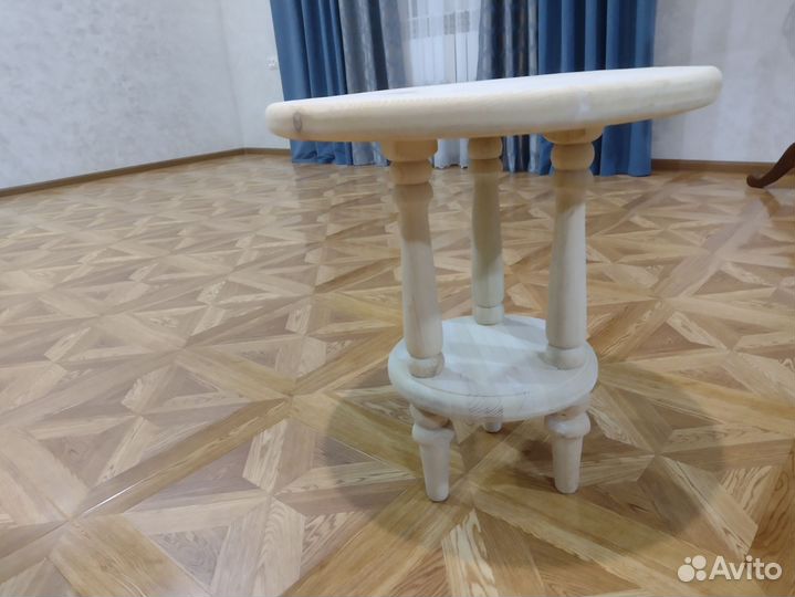 Подставка столик деревянная