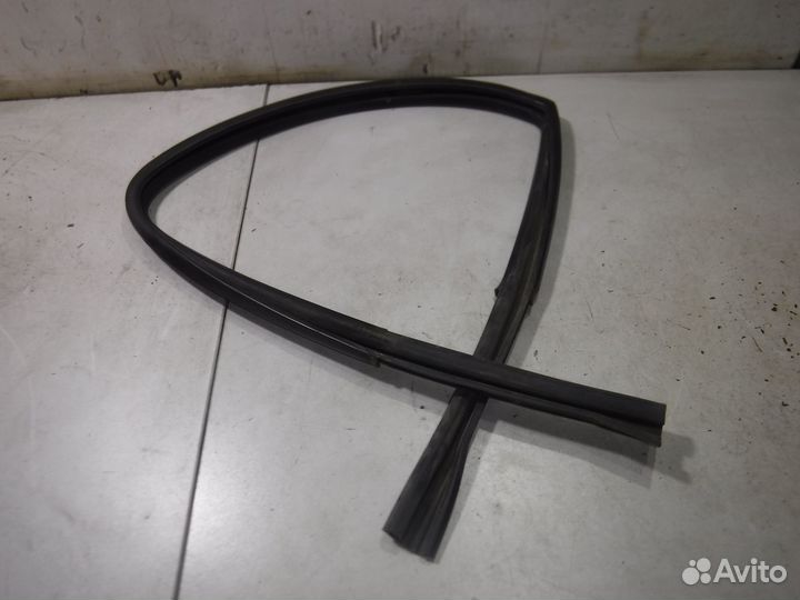 Уплотнитель стекла двери Chery indiS S18D