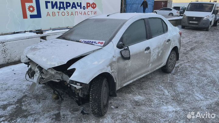 Отражатель в бампер задний правый Renault Logan 2