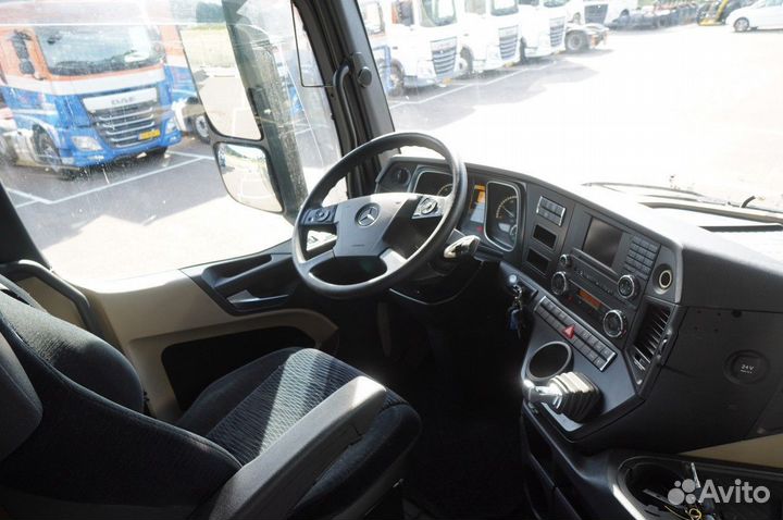 Pазбираем грузовик Mercedes-Benz Actros mpiv с 201