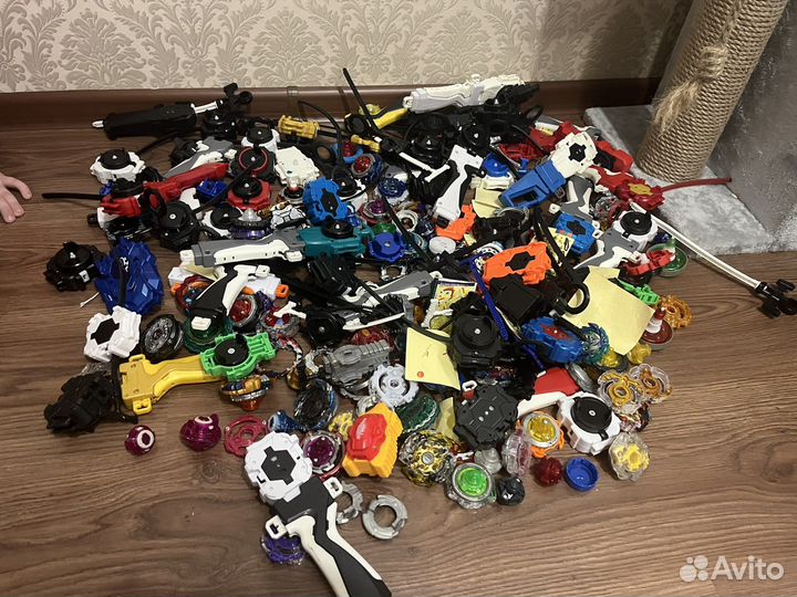 Бейблэйд волчки и запускалки