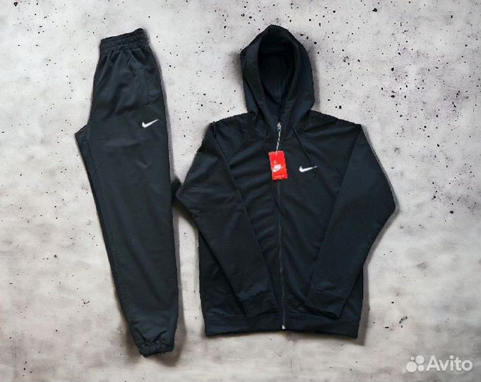 Спортивные костюмы Nike