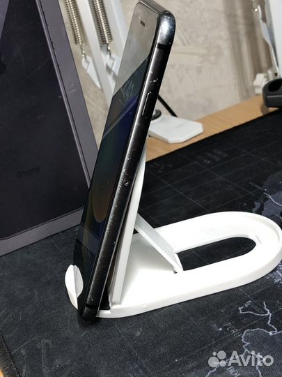 iPhone 8, 64 ГБ
