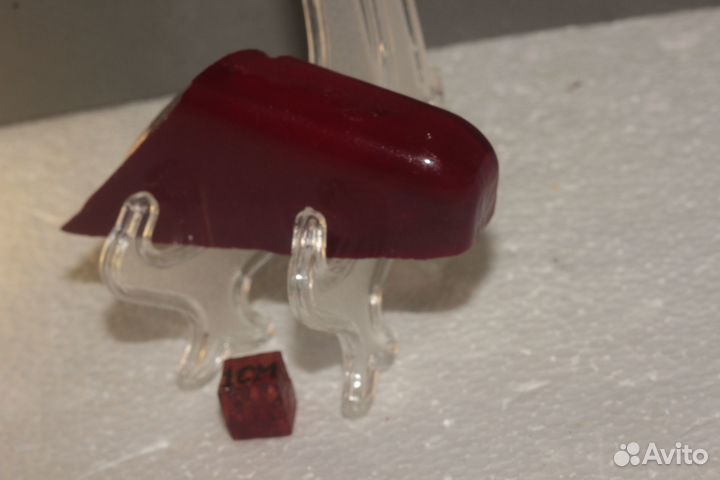 Синтетический камень рубин-гранат 81 гр.ссср