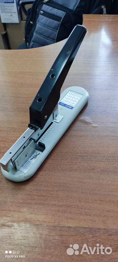 Степлер для бумаги до 100 листов