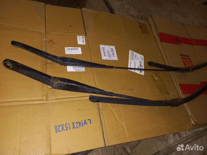 Поводки дворников Ford Focus 2008