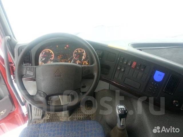 Водитель самосвала